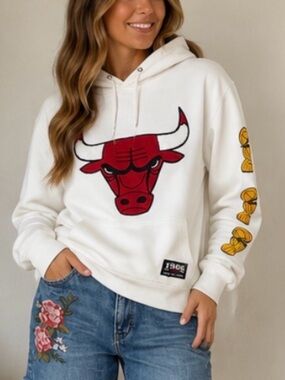 Chicago Bulls 1966 Trophy Hoodie